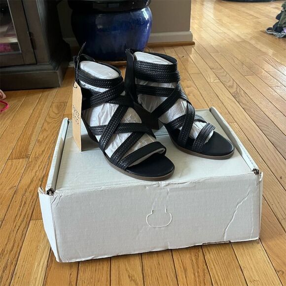 Women's Black Gladiator Sandals Size 11M Strappy Casual - Picture 1 of 9